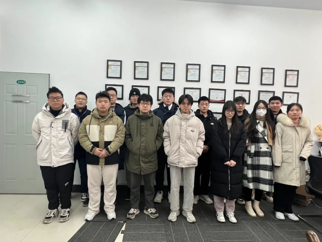 【结班留影】用一张张照片存储那些yp森林舞会官网-追求健康,你我一起成长一起